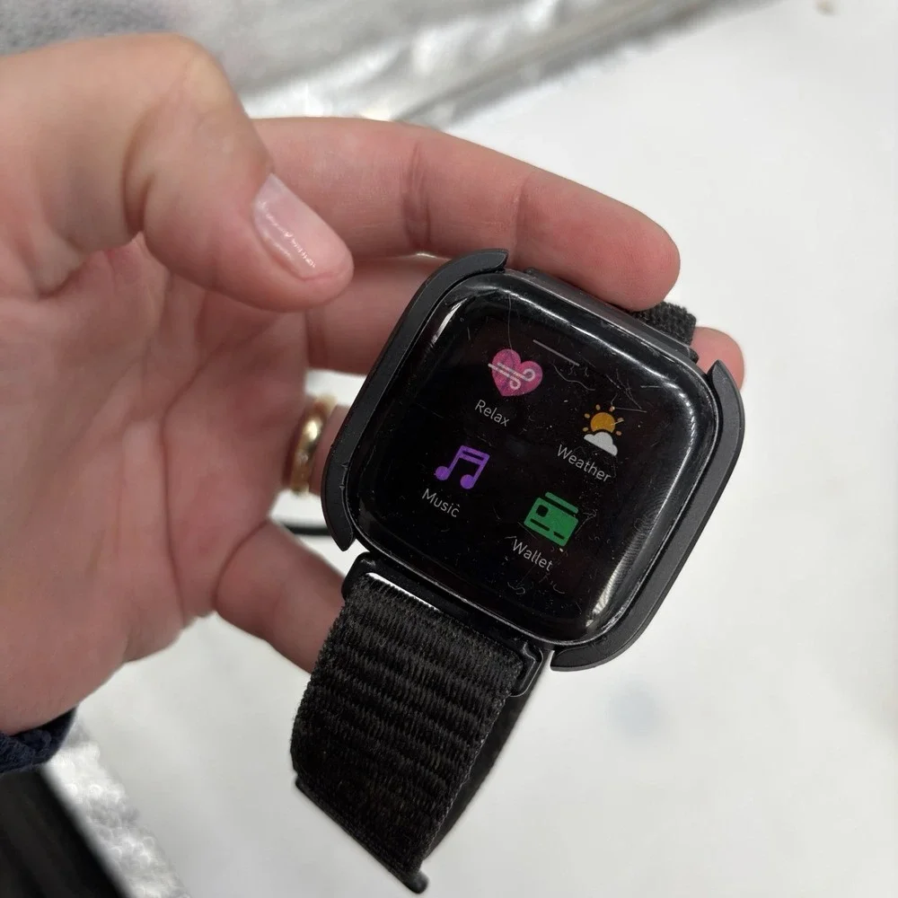 Fitbit Versa 2 FB507 Health and Fitness HR Smartwatch Black Band Working